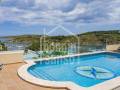 Chalet con impresionantes vistas sobre el puerto de Addaia y la espectacular costa escarpada que se extiende hasta el horizonte, Menorca