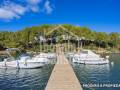 Spacious apartment on the water's edge in Cala Moli, Menorca