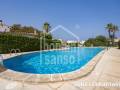 EN EXCLUSIVA. Bungalow de 3 dormitorios con jardín y piscina comunitaria en Los Delfines