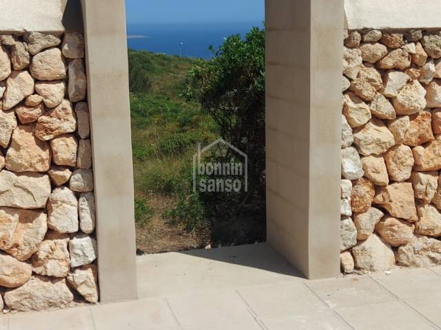 Parcela con vistas al mar y posibildiad de licencia de obras. Coves Noves Menorca