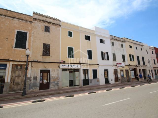 House with commercial premises in Ciutadella, Menorca