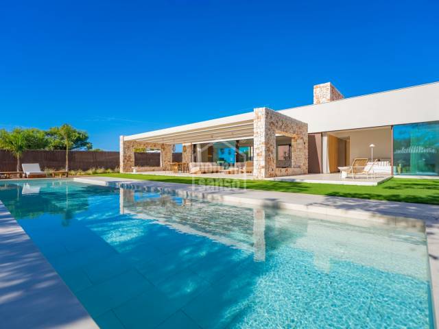 Binidalí House, Eleganz und Qualität am Meer auf Menorca