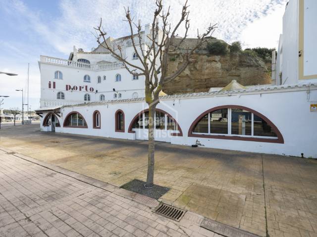 Primera línea Puerto de Mahón, Menorca.