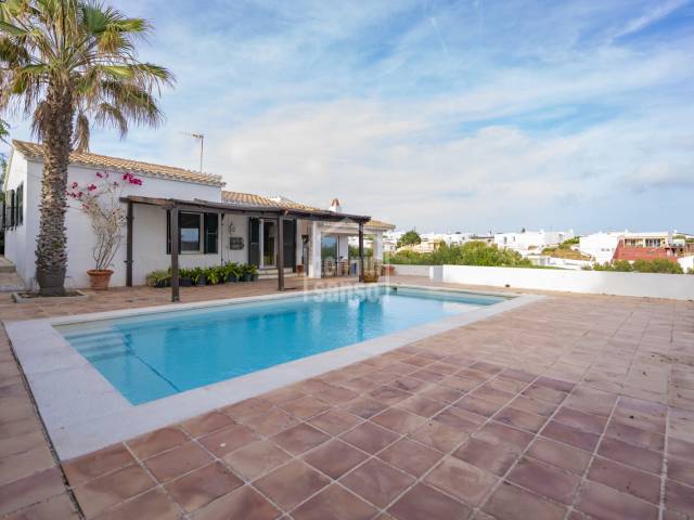 Charmante mediterrane Villa mit Meerblick und privatem Pool