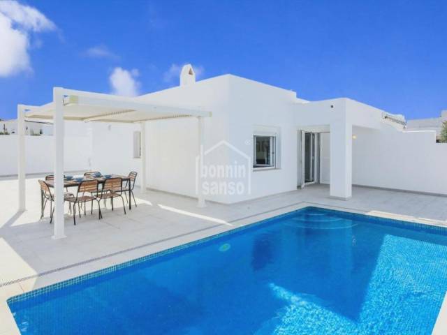 Magnifique villa mitoyenne à Cala Blanca