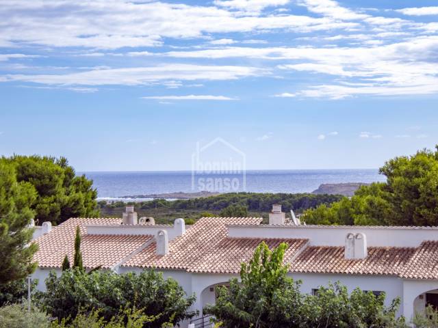 EXCLUSIVA! Exquisita propiedad en Coves Noves con vistas al mar. Menorca