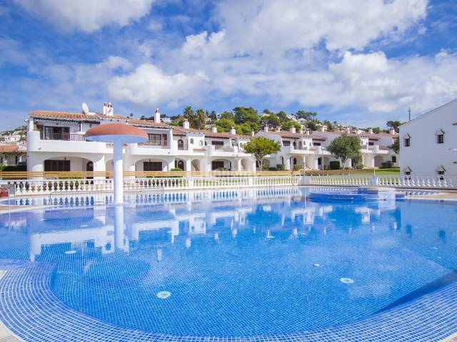 Appartement situé au premier étage avec vue sur la mer,Son Bou,Minorque.