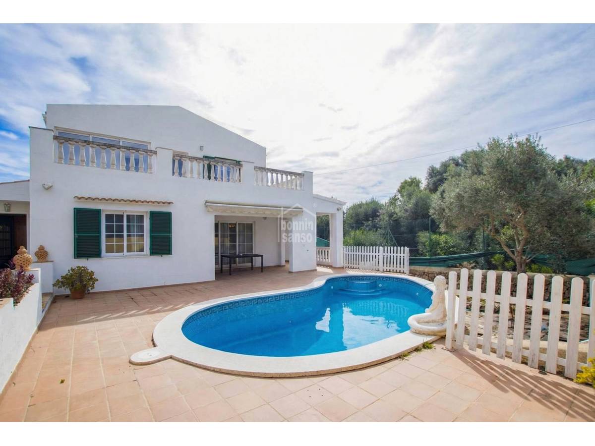Chalet de cinco dormitorios con piscina en Son Vitamina, Menorca