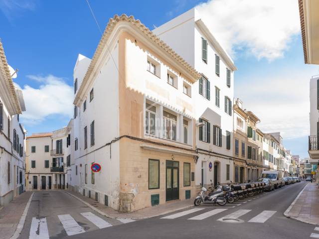 Exclusive listing : Corner building in the heart of Mahon. Menorca