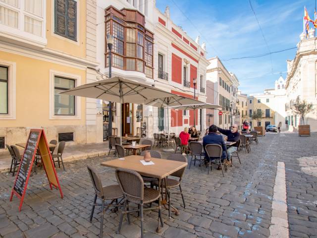 Investment opportunity - Bar / restaurant sold as a going concern in the centre of Mahon, Menorca
