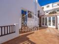 Precioso apartamento con vistas al puerto deportivo en Addaya, Menorca.